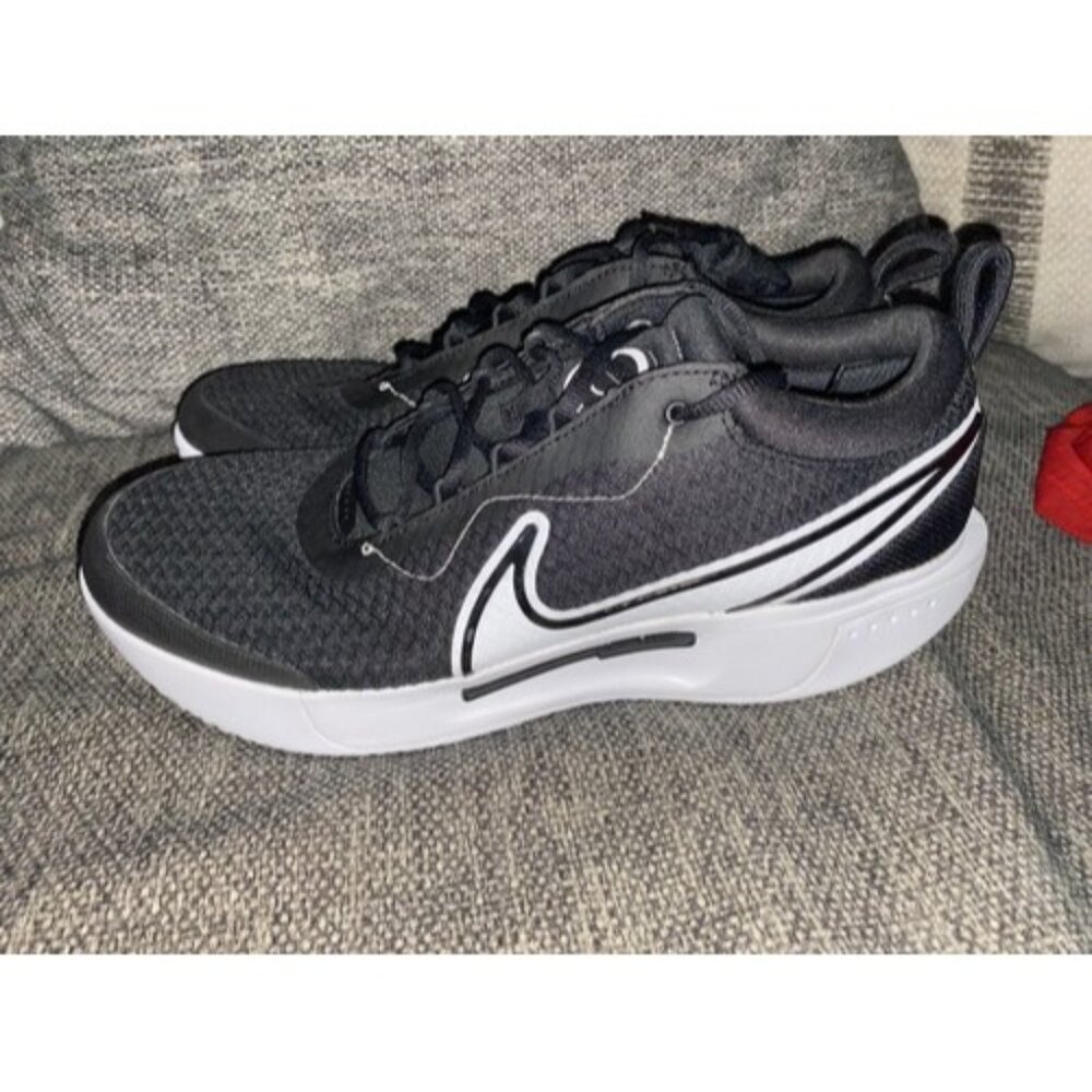 NEW Nike Zoom Court PRO HC Black White Tennis Shoes Mens 9.5 DV3278-001